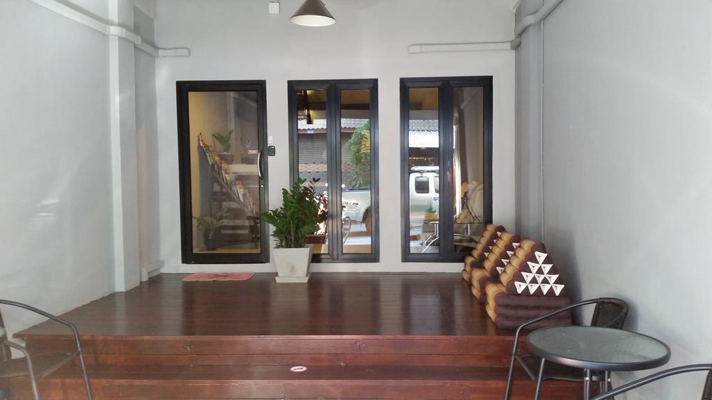 Eden Walking Street Hostel Chiang Mai Ngoại thất bức ảnh