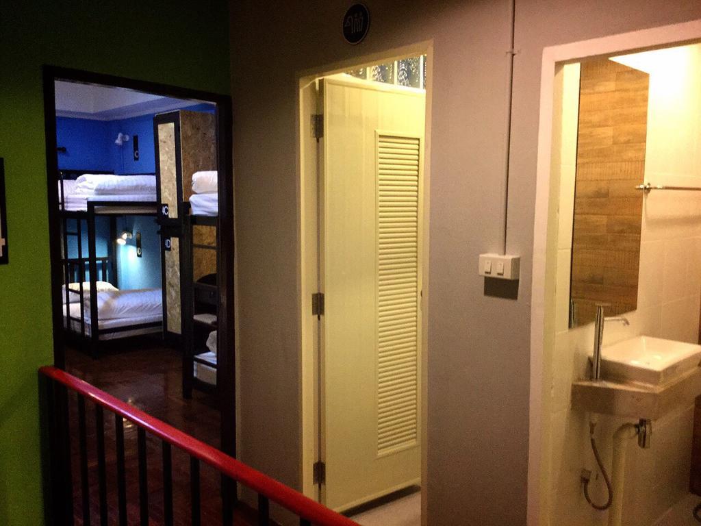 Eden Walking Street Hostel Chiang Mai Ngoại thất bức ảnh