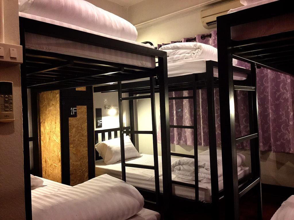Eden Walking Street Hostel Chiang Mai Phòng bức ảnh