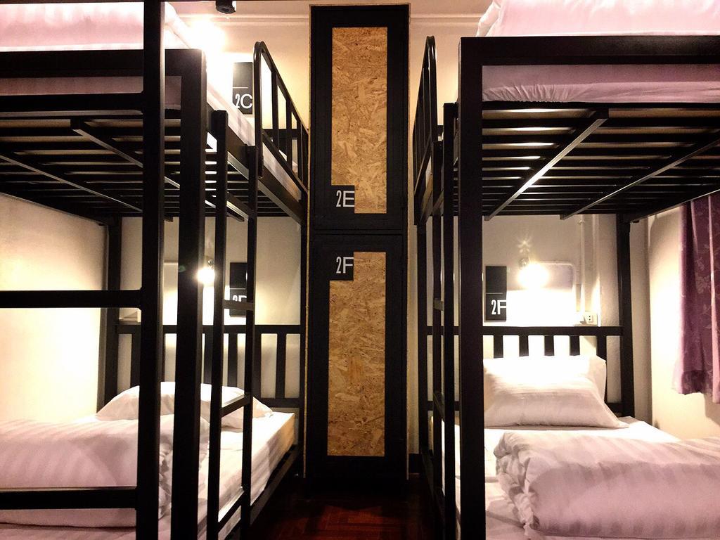 Eden Walking Street Hostel Chiang Mai Phòng bức ảnh