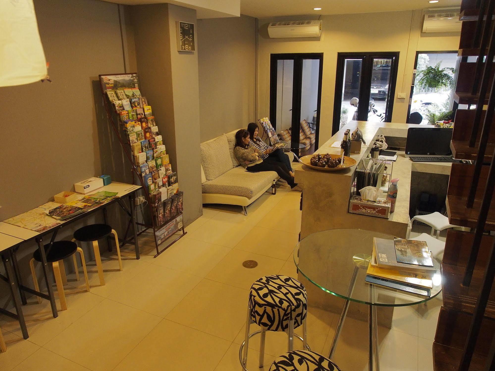 Eden Walking Street Hostel Chiang Mai Ngoại thất bức ảnh