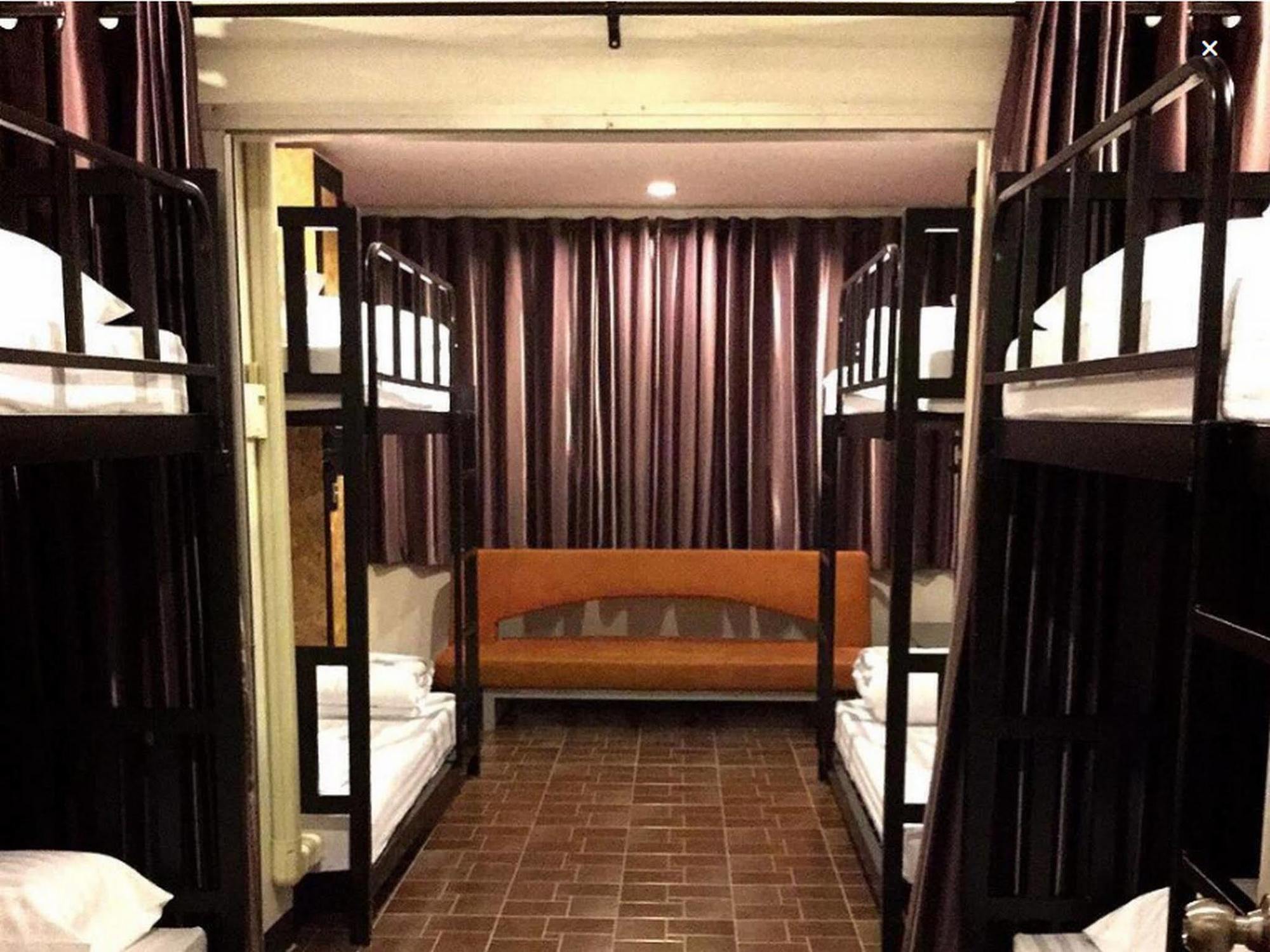 Eden Walking Street Hostel Chiang Mai Ngoại thất bức ảnh