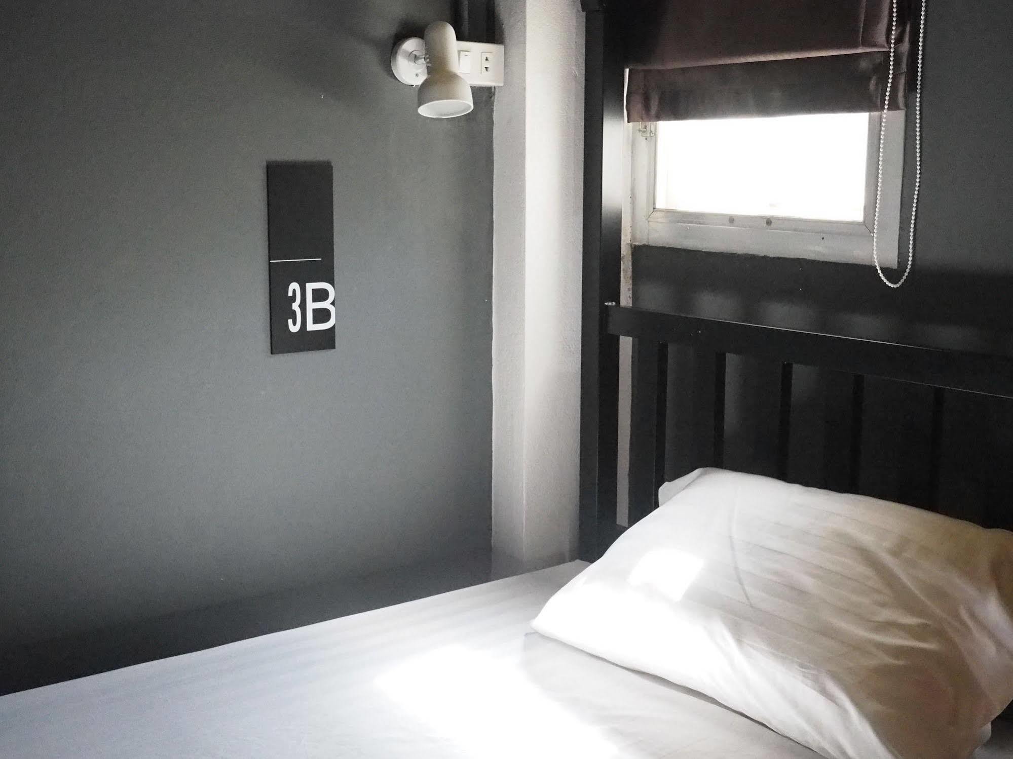 Eden Walking Street Hostel Chiang Mai Ngoại thất bức ảnh