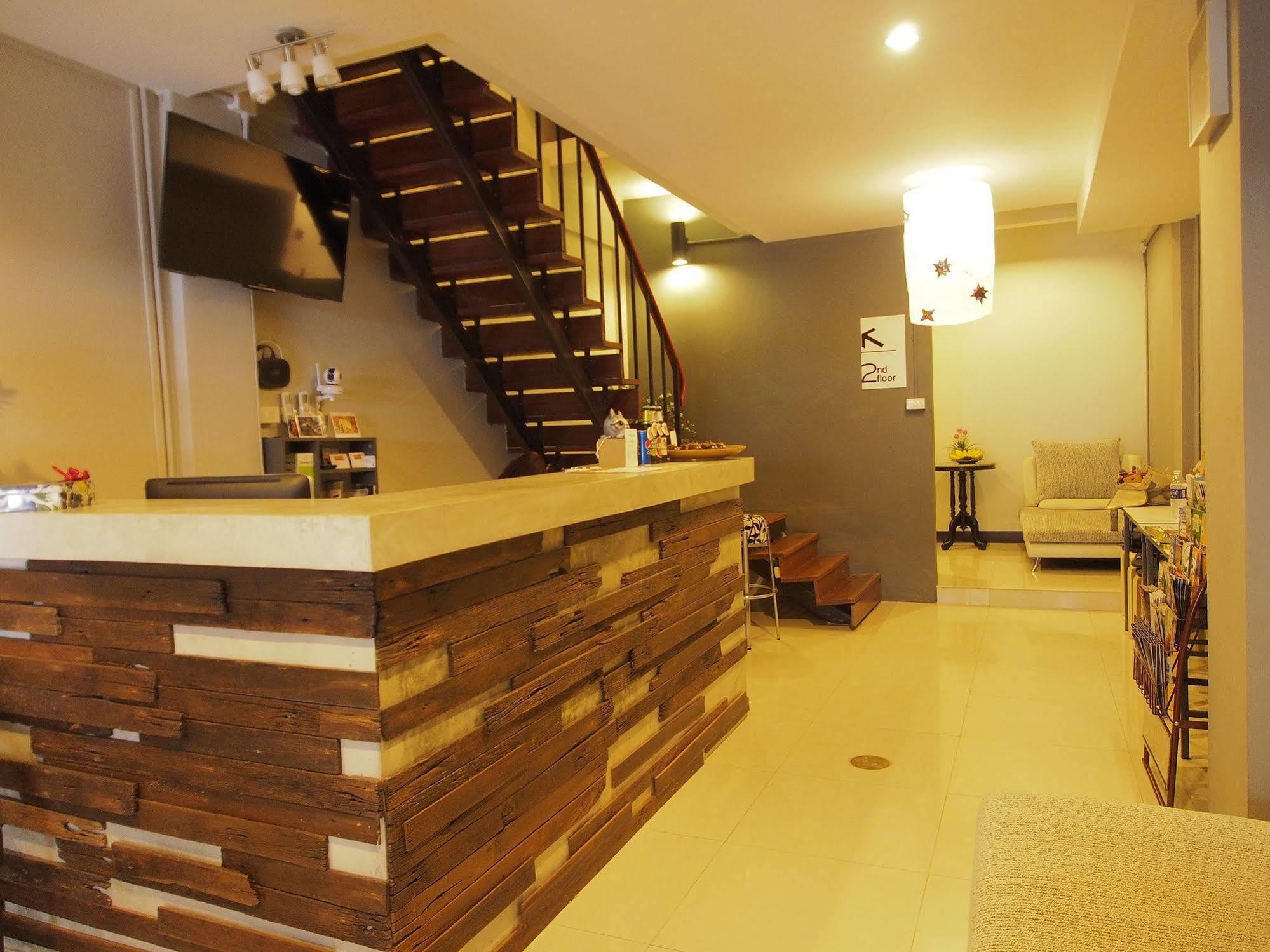 Eden Walking Street Hostel Chiang Mai Ngoại thất bức ảnh