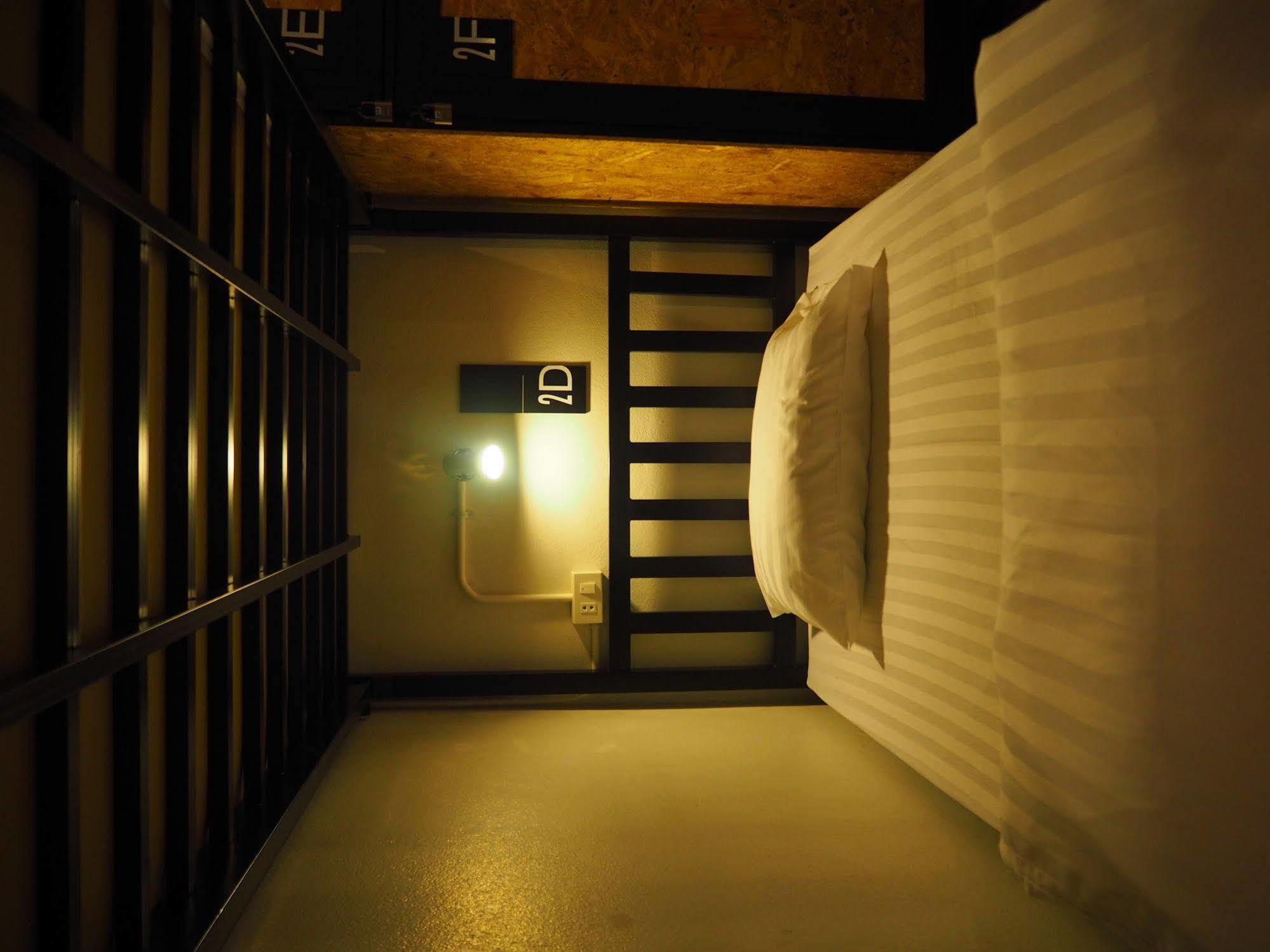 Eden Walking Street Hostel Chiang Mai Ngoại thất bức ảnh