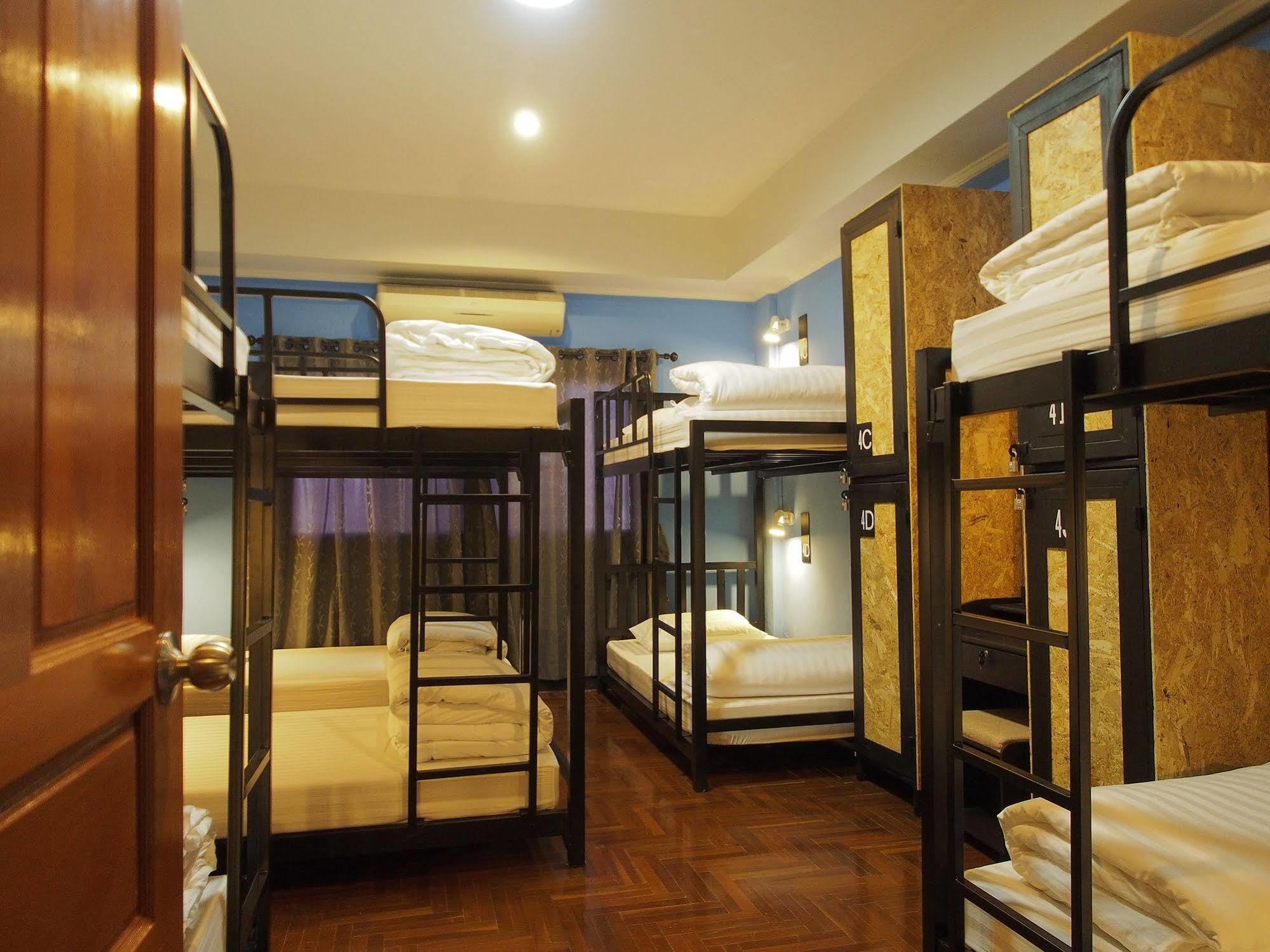 Eden Walking Street Hostel Chiang Mai Ngoại thất bức ảnh