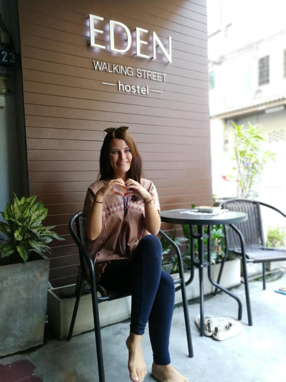 Eden Walking Street Hostel Chiang Mai Ngoại thất bức ảnh