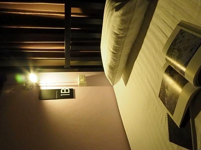 Eden Walking Street Hostel Chiang Mai Ngoại thất bức ảnh